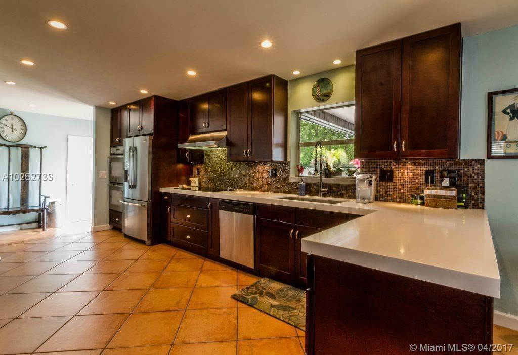 241 Southwest 129th Avenue Miami, FL 33184 - Photo 7 of 18