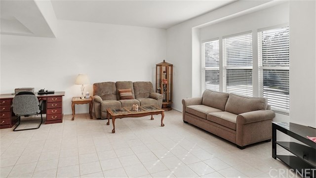 5621 Daisy Street Simi Valley, CA 93063 - Photo 4 of 18