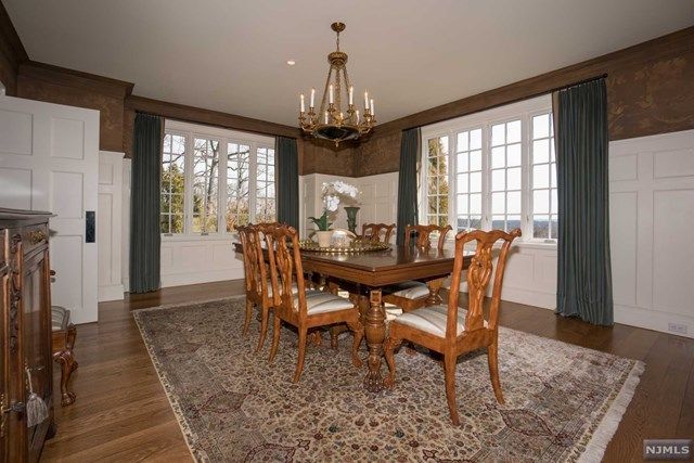 224 Crest Road Ridgewood, NJ 07450 - Photo 8 of 25