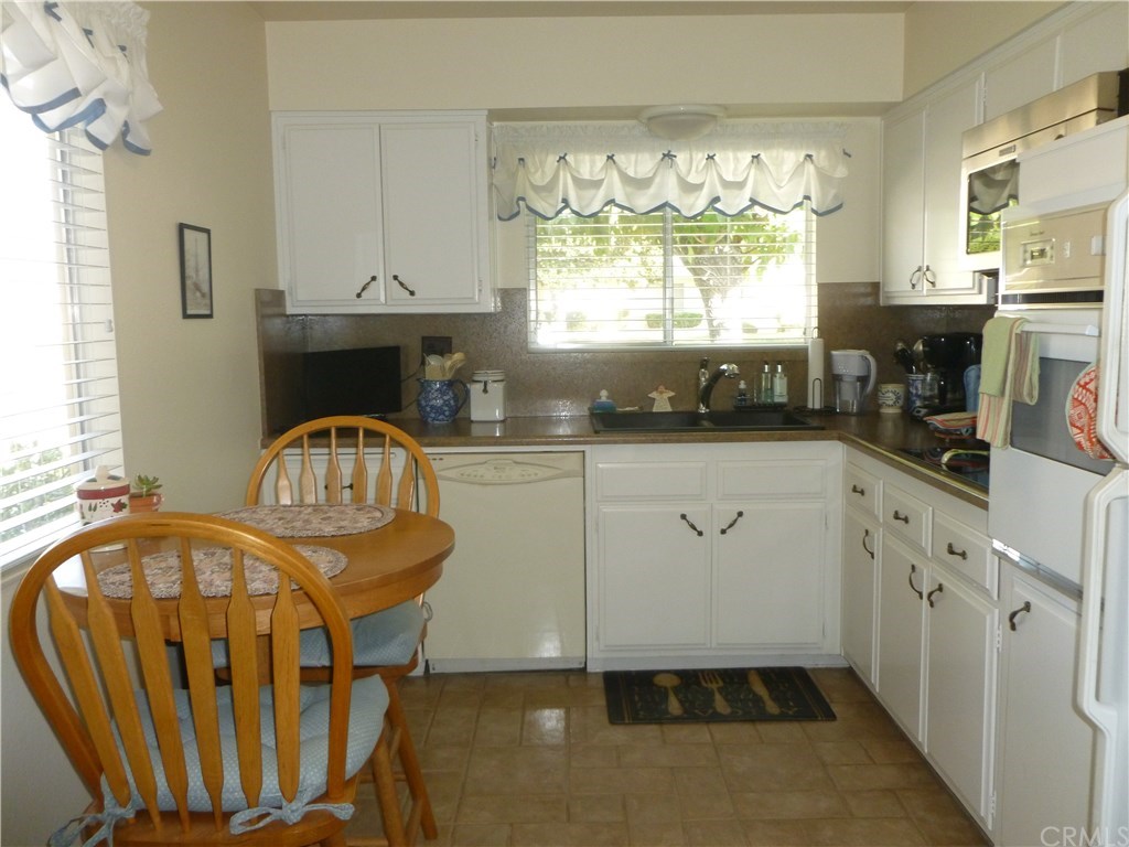 28207 Pebble Beach Drive Menifee, CA 92586 - Photo 7 of 33