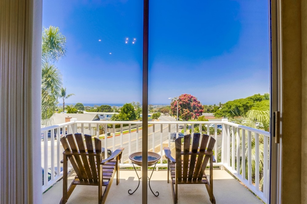 1502 Las Flores Drive Carlsbad, CA 92008 - Photo 3 of 22