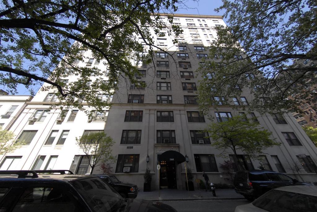 Third Commonwealth Corporation 1160 Park Ave, Manhattan, NY 10128 - Photo 3 of 5