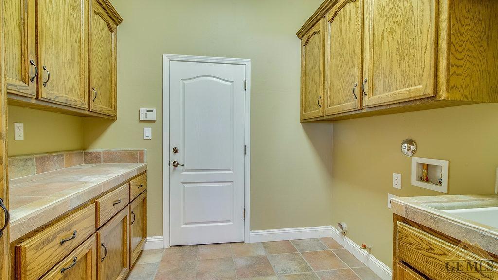 10207 Skiles Drive Bakersfield, CA 93311 - Photo 24 of 34