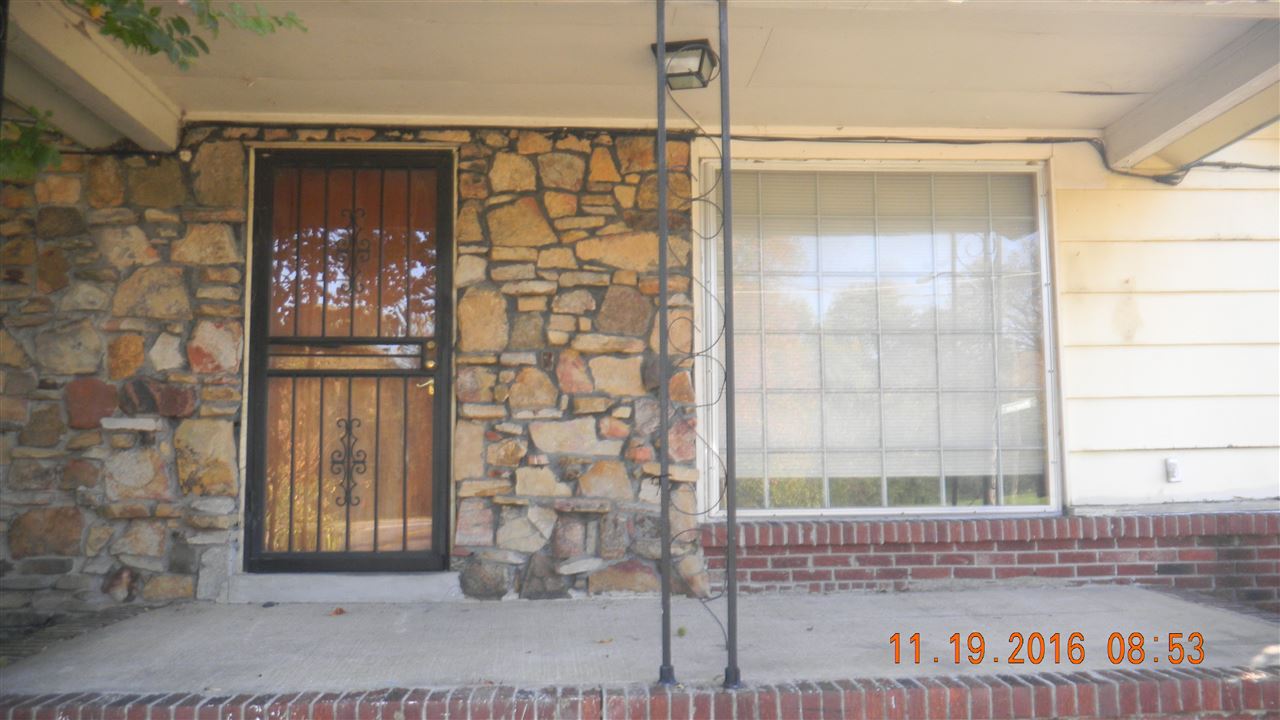 1692 Riverside Boulevard Memphis, TN 38109 - Photo 2 of 25 Gallery Image 2
