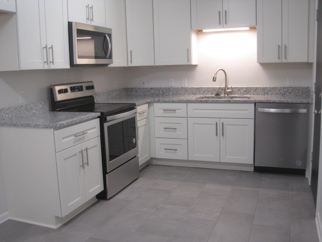 4926 Sea Isle Road Memphis, TN 38117 - Photo 2 of 25 Gallery Image 2