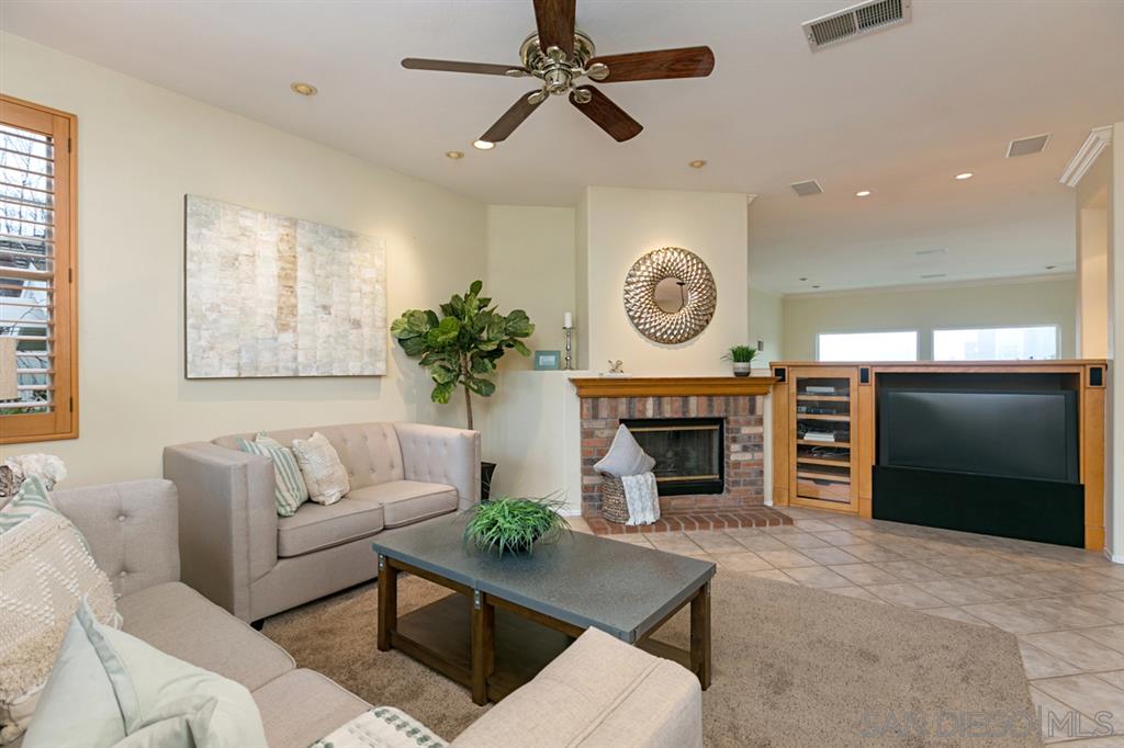 6033 Oakgate Row La Jolla, CA 92037 - Photo 12 of 25