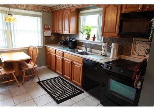 330 McIntyre Road Pittsburgh, PA 15237 - Photo 7 of 13 Gallery Image 7