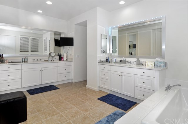 111 Follyhatch Irvine, CA 92618 - Photo 6 of 23