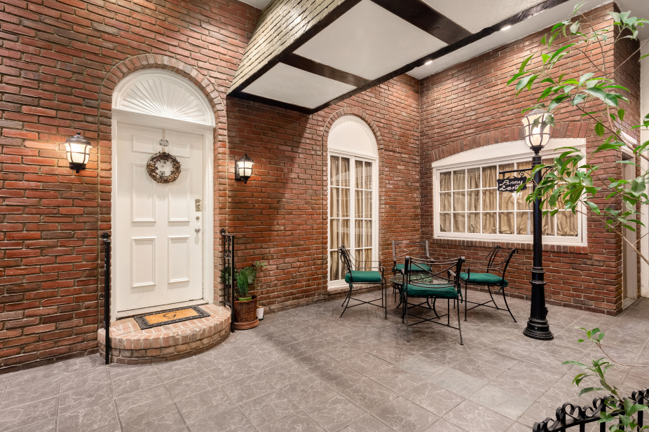 Penny Lane 215 E 24th St, Manhattan, NY 10010 - Photo 5 of 19