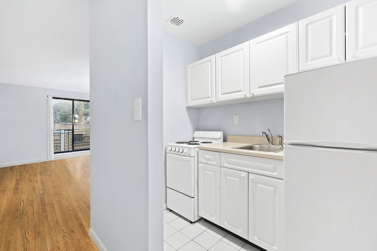 343 East 76th Street, Unit 5A Manhattan, NY 10021 - Photo 2 of 5