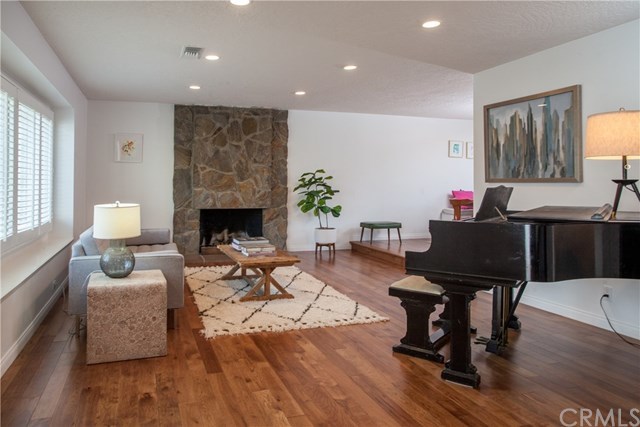 2040 Mandarin Drive Costa Mesa, CA 92626 - Photo 11 of 28