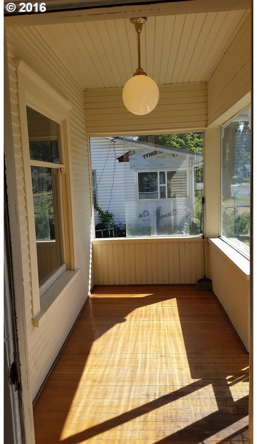1305 9th Street La Grande, OR 97850 - Photo 2 of 17