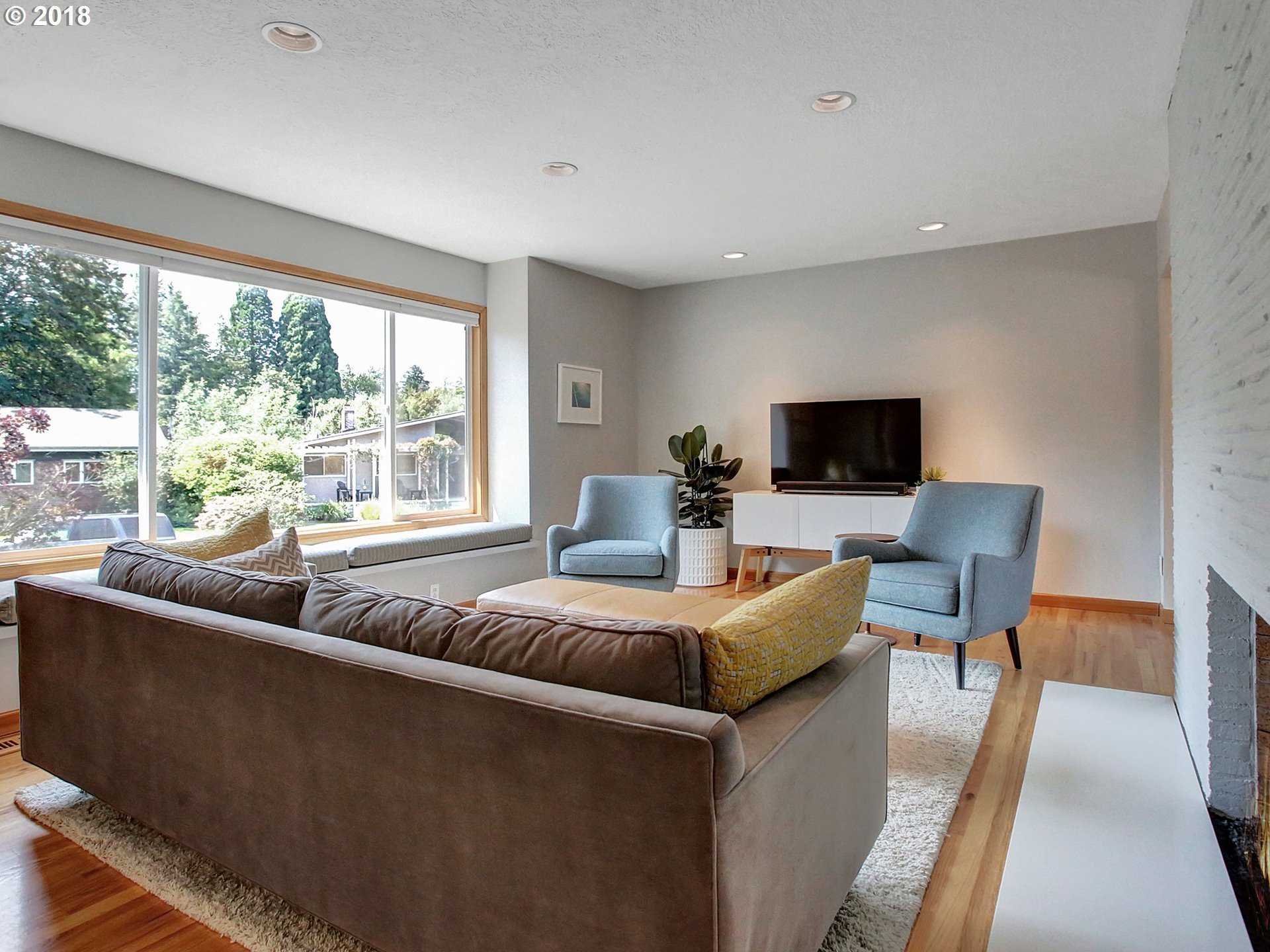 5505 Southwest Dover Loop Portland, OR 97225 - Photo 6 of 31 Gallery Image 6