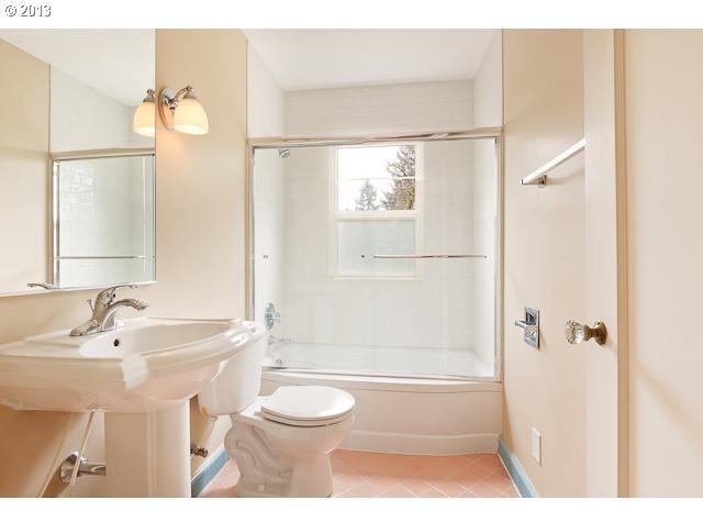 4100 Southwest 6th Avenue Portland, OR 97239 - Photo 9 of 14 Gallery Image 9