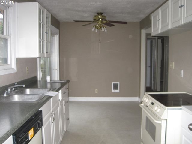 904 Chenowith Loop Road The Dalles, OR 97058 - Photo 11 of 24 Gallery Image 11