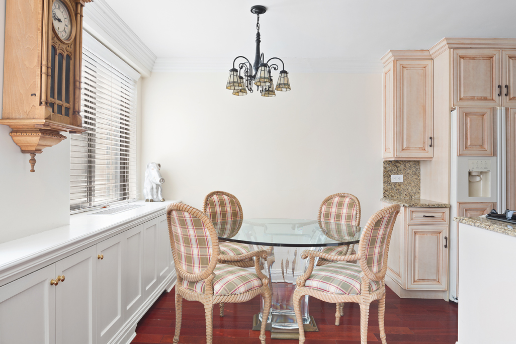 233 East 69th Street, Unit 10I Manhattan, NY 10021 - Photo 3 of 6