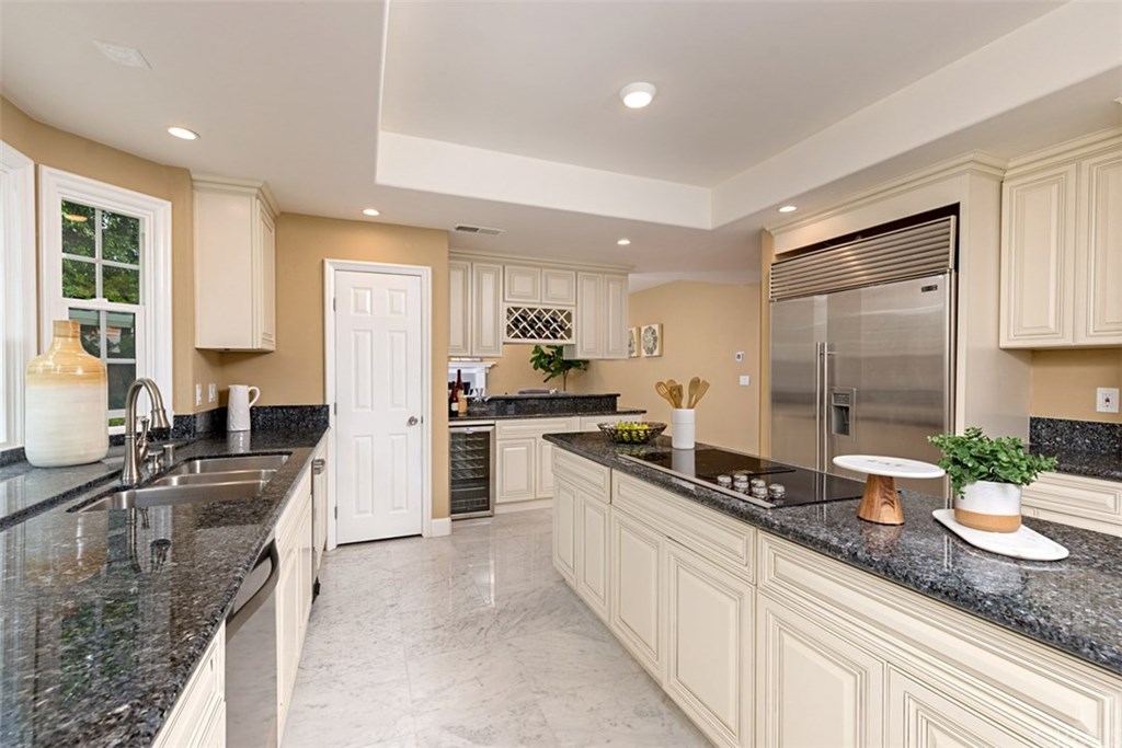 16111 Whitecap Lane Huntington Beach, CA 92649 - Photo 17 of 45