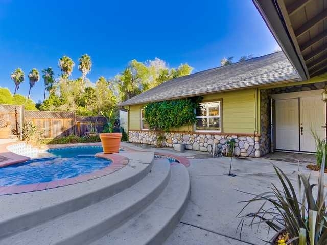 587 Timber Feather Fallbrook Ca Fallbrook, CA 92028 - Photo 3 of 25