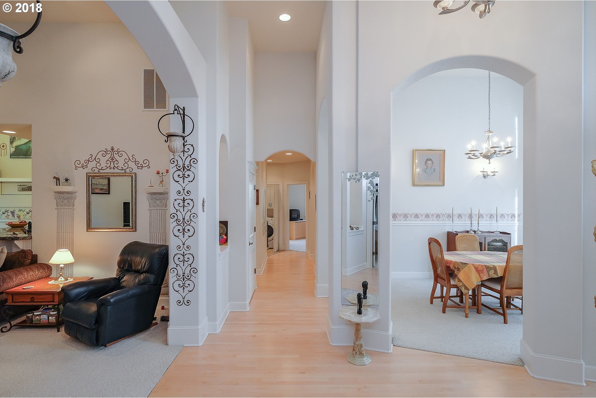 8169 Southwest Roxanne Court Portland, OR 97223 - Photo 4 of 27 Gallery Image 4
