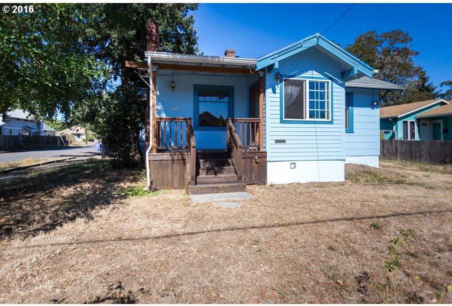9905 Southeast Reedway Street Portland, OR 97266 - Photo 15 of 18 Gallery Image 15
