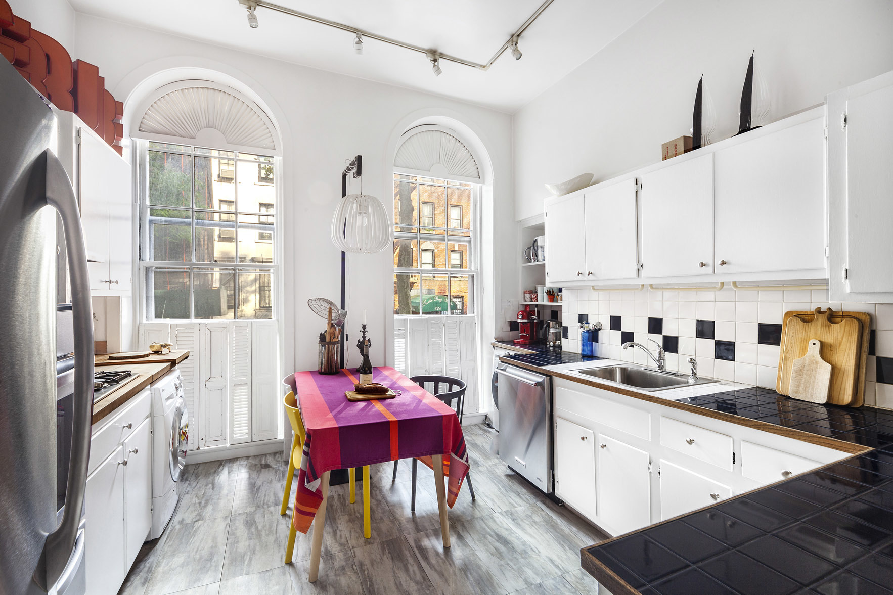 229 East 48th Street, Unit 2/3 Manhattan, NY 10017 - Photo 3 of 8