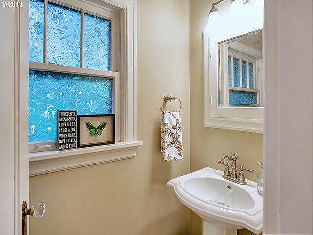 3750 Southwest Council Crest Drive Portland, OR 97239 - Photo 10 of 16 Gallery Image 10