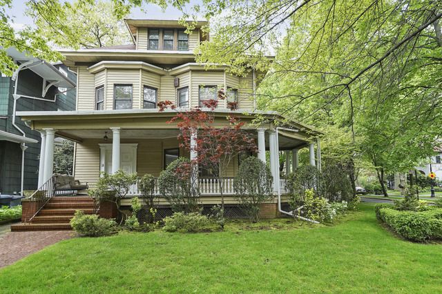 $1,620,000 | 750 East 18th Street | Fiske Terrace