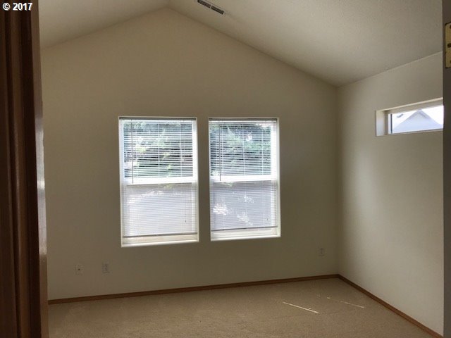 5116 Southeast Rural Street Portland, OR 97206 - Photo 9 of 10 Gallery Image 9