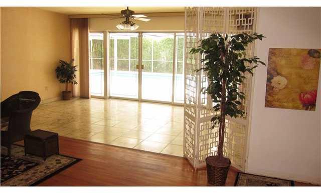 4310 Anderson Road Coral Gables, FL 33146 - Photo 9 of 25 Gallery Image 9