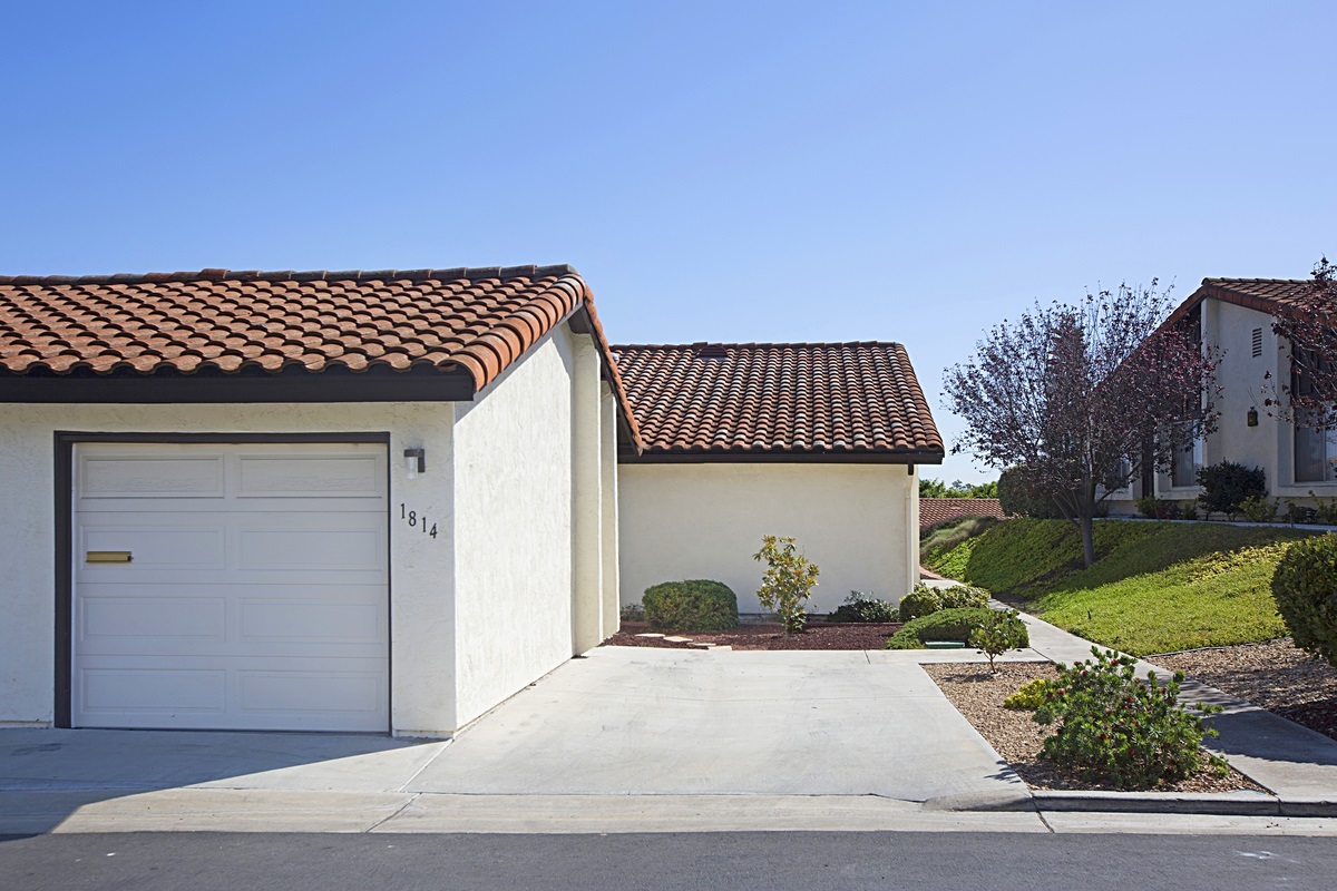1814 Belle Grove Road Encinitas, CA 92024 - Photo 2 of 25 Gallery Image 2