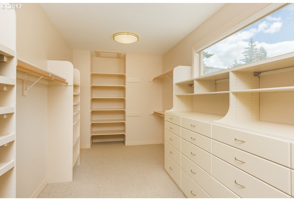 3516 Southwest Gale Avenue Portland, OR 97239 - Photo 12 of 32 Gallery Image 12