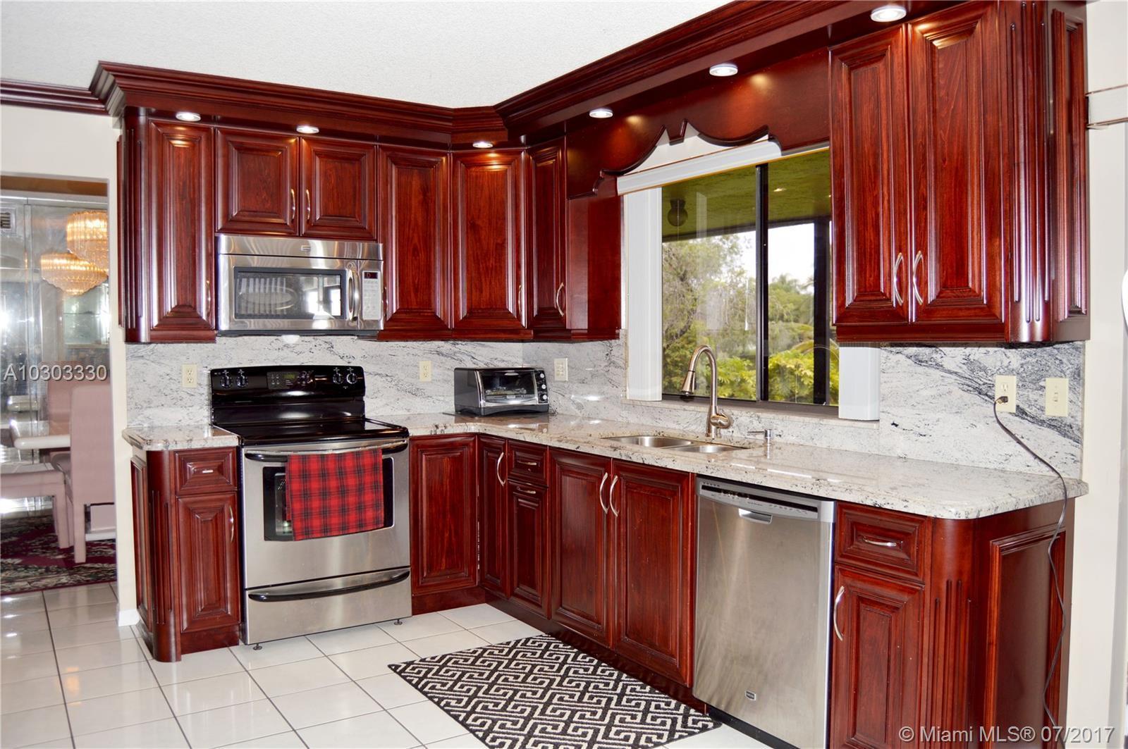 15610 South Roundtable Road Davie, FL 33331 - Photo 8 of 29 Gallery Image 8