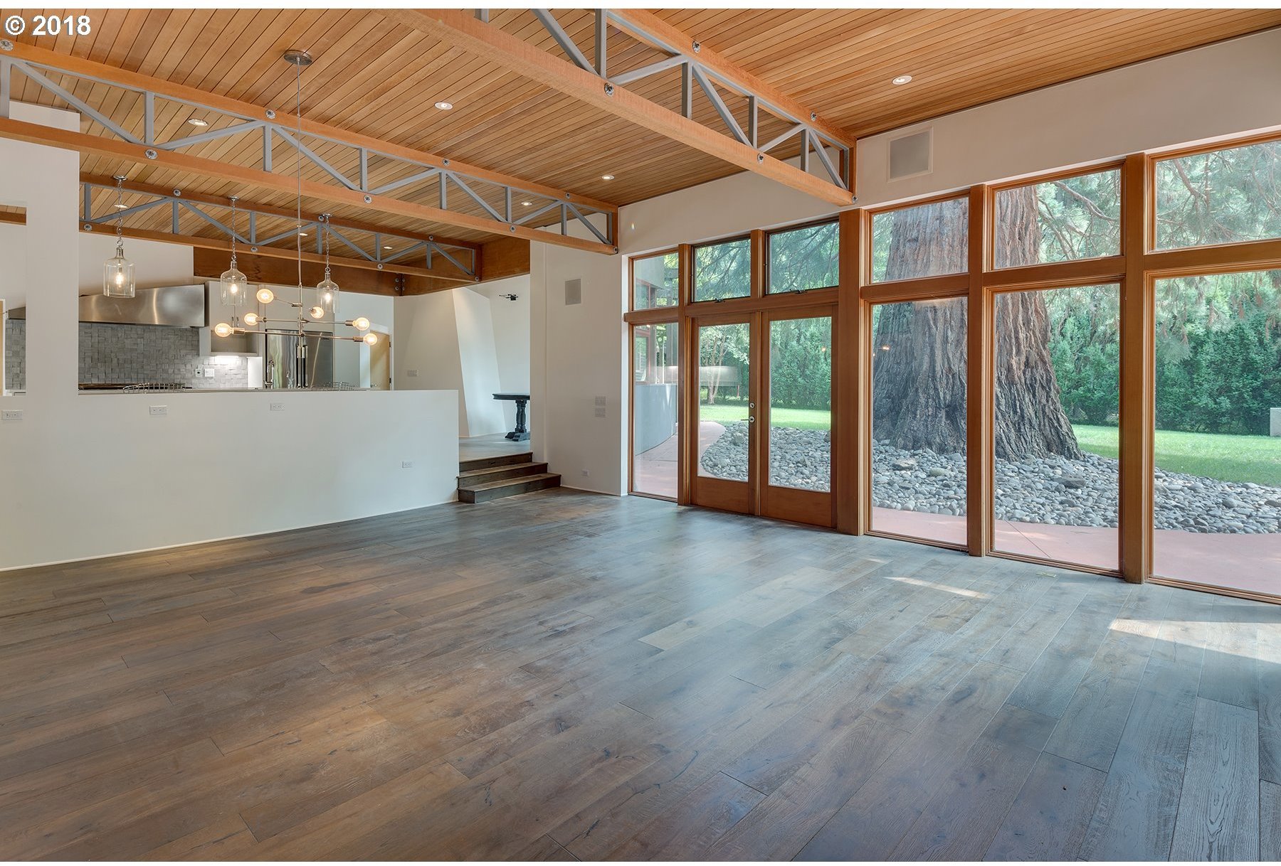 11437 Southwest Military Road Portland, OR 97219 - Photo 9 of 26 Gallery Image 9
