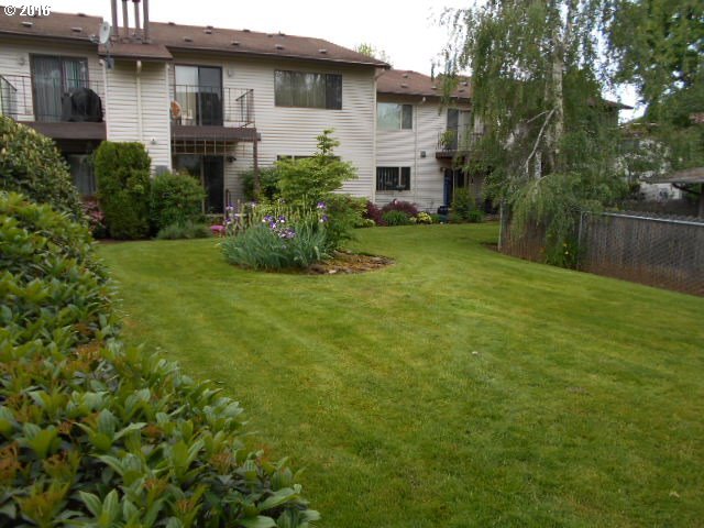 12510 Southeast Stark Street Portland, OR 97233 - Photo 10 of 20