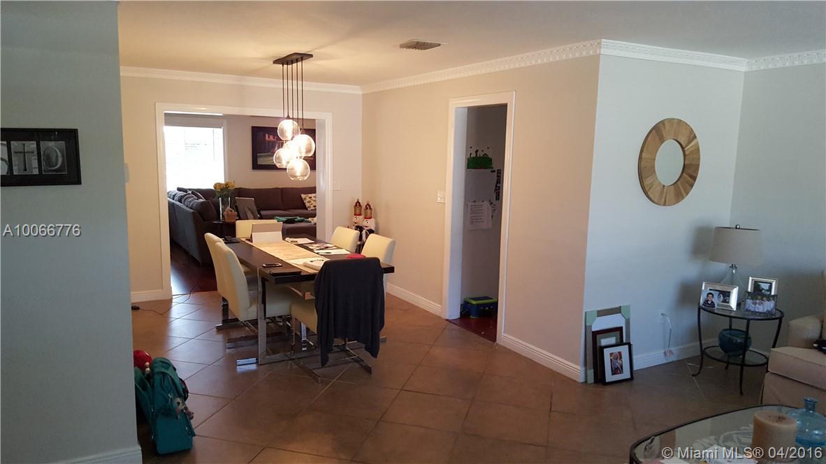 10000 Southwest 82nd Terrace Miami, FL 33173 - Photo 5 of 12