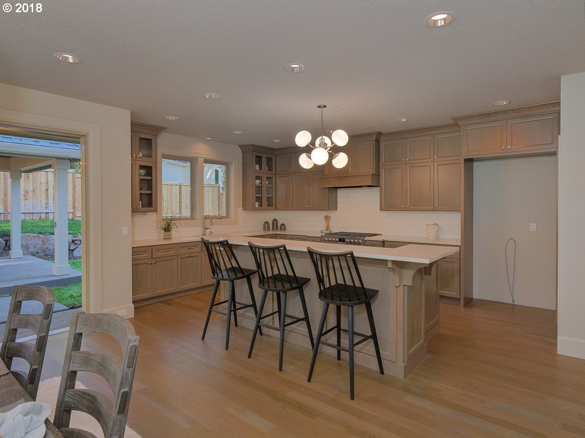 17626 Kelok Road Lake Oswego, OR 97034 - Photo 16 of 31 Gallery Image 16