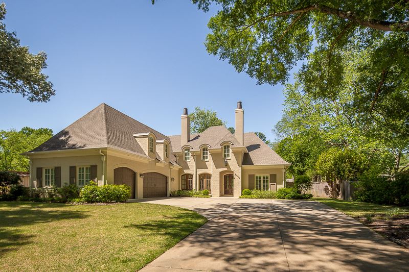 5005 Minden Road Memphis, TN 38117 - Photo 2 of 25 Sits on a half acre lot!