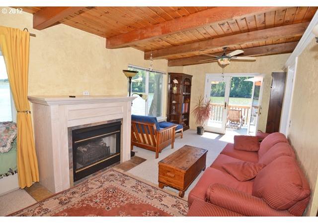 15500 Northwest Ferry Road, Unit 17 Portland, OR 97231 - Photo 3 of 16 Gallery Image 3