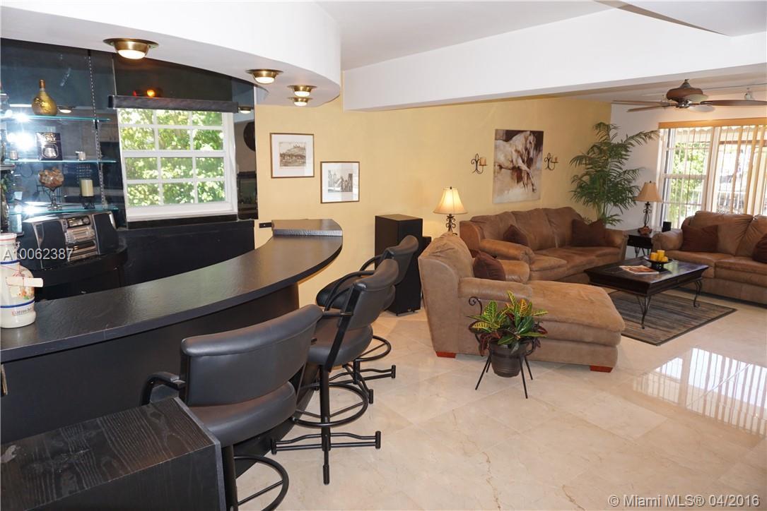 1907 Northeast 118th Road North Miami, FL 33181 - Photo 9 of 25 Gallery Image 9
