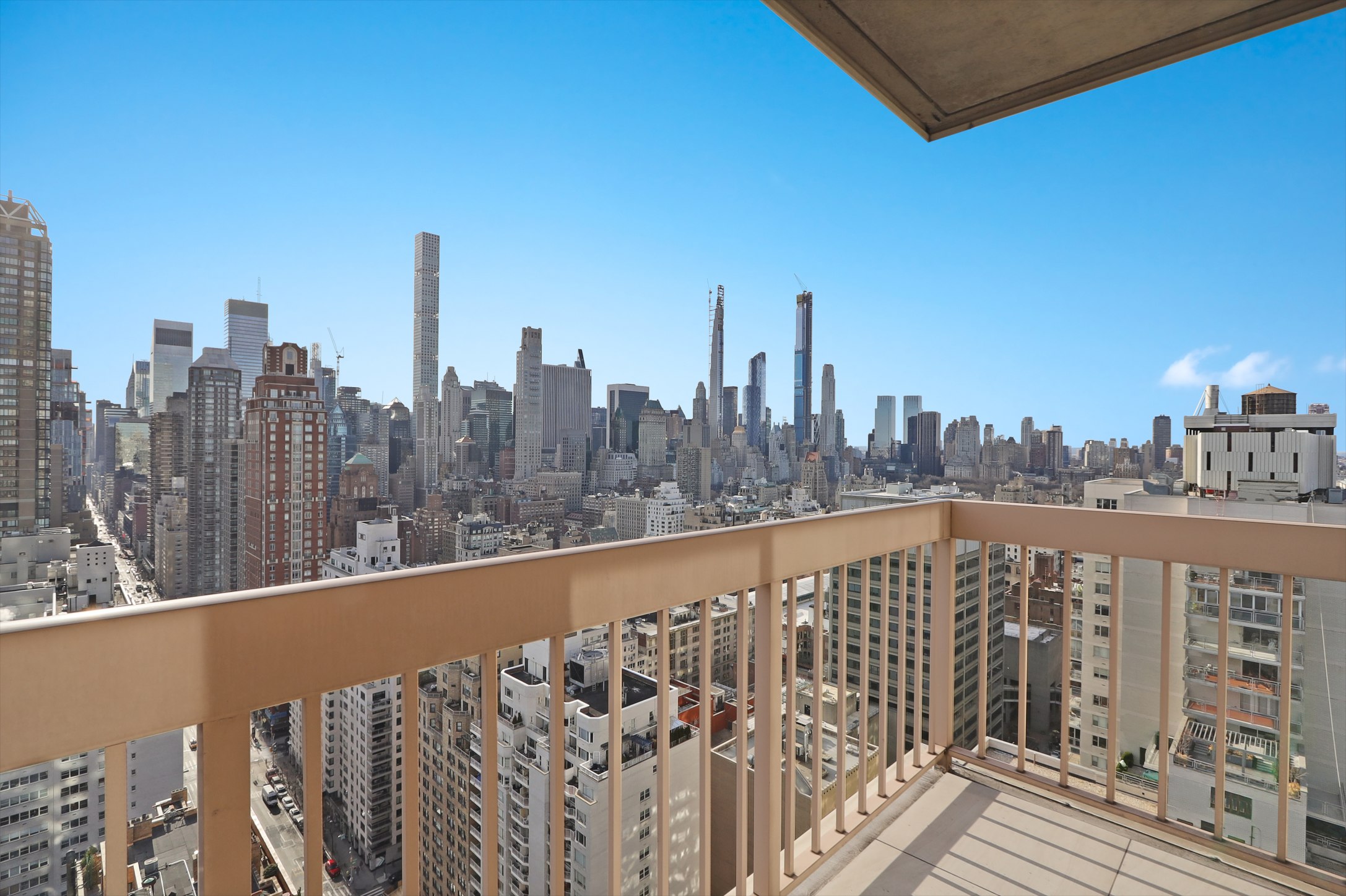 200 East 69th Street, Unit 31C Manhattan, NY 10021 - Photo 2 of 18