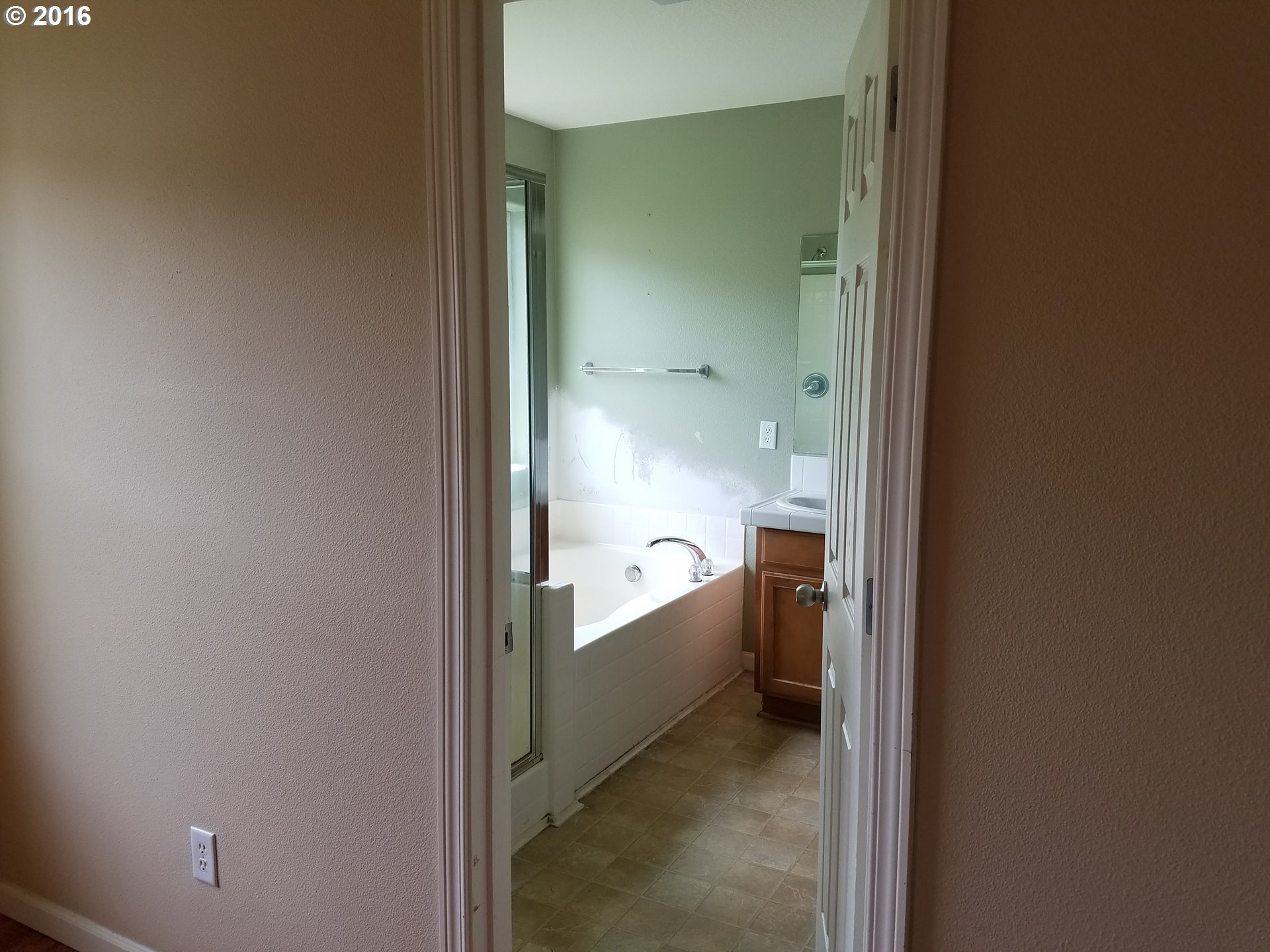 2024 Southwest 34th Street Gresham, OR 97080 - Photo 13 of 18 Gallery Image 13