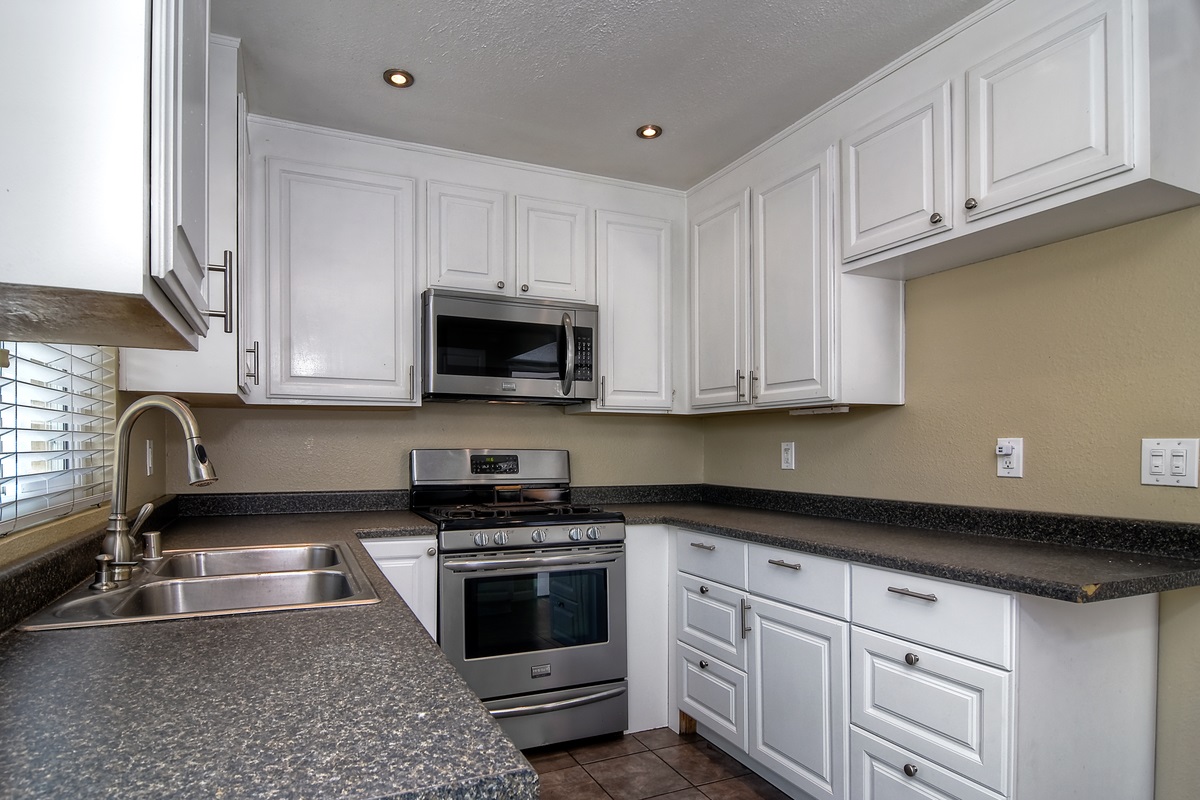10380 Rochelle Avenue Santee, CA 92071 - Photo 7 of 25 Gallery Image 7