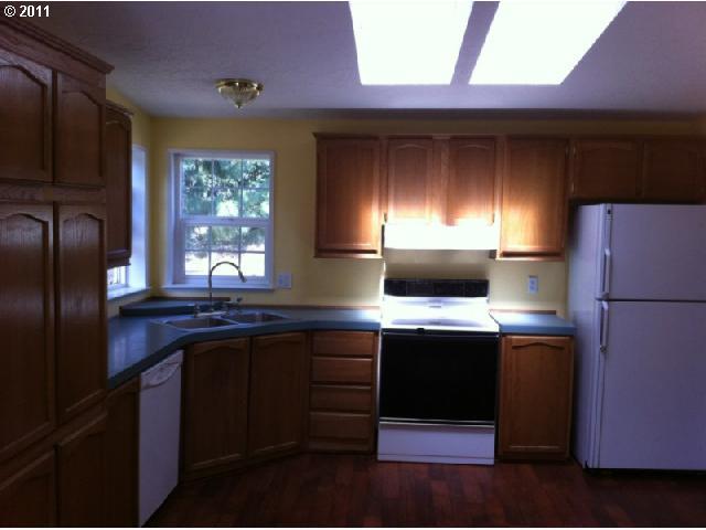 1330 Southwest Pucker Huddle Road White Salmon, WA 98672 - Photo 10 of 16 Gallery Image 10