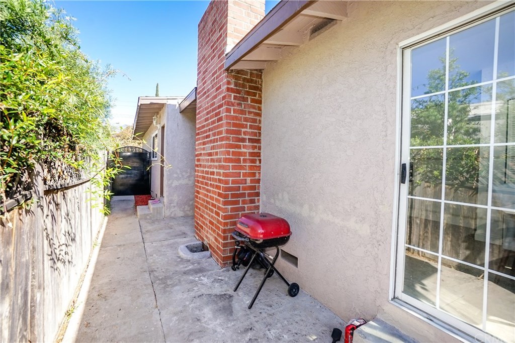 262 MacDonald Street Pasadena, CA 91103 - Photo 19 of 21