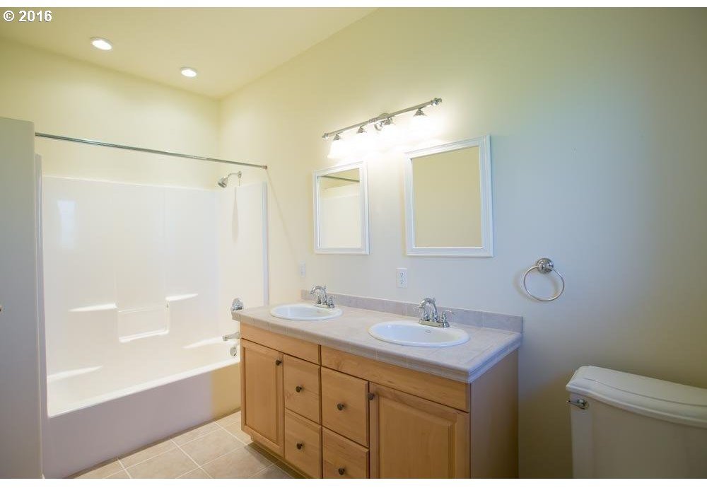 1011 Panorama Point Road White Salmon, WA 98672 - Photo 20 of 32 Gallery Image 20