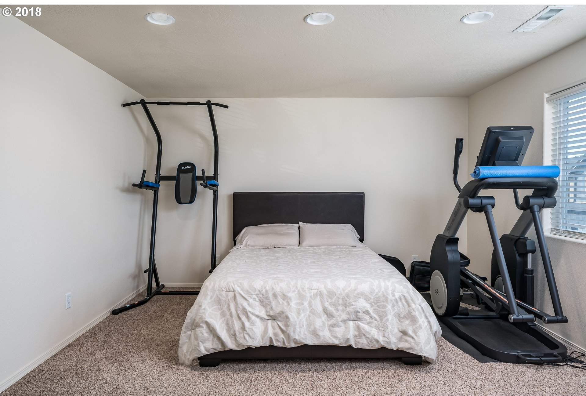 1845 Adelman Loop Eugene, OR 97402 - Photo 7 of 11 Gallery Image 7