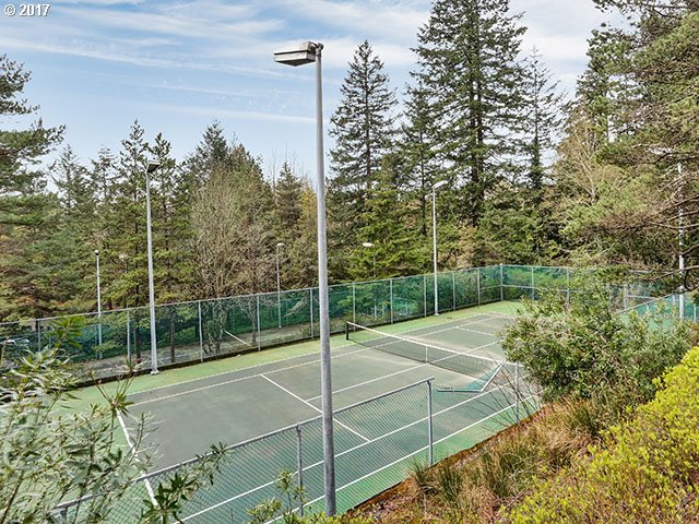 7542 Southwest Barnes Road, Unit A Portland, OR 97225 - Photo 29 of 32 Gallery Image 29