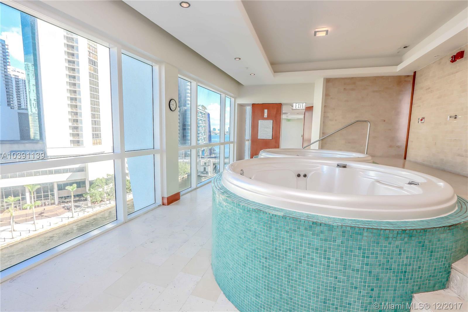 31 Southeast 5th Street, Unit 3110 Miami, FL 33131 - Photo 30 of 36