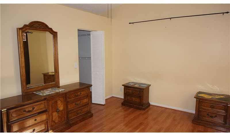 Silver Lakes Pembroke Pines, FL 33029 - Photo 12 of 19