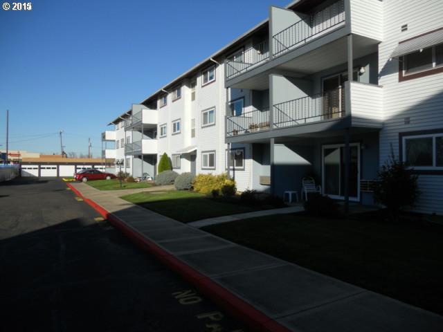 950 Evergreen Road, Unit 102 Woodburn, OR 97071 - Photo 1 of 3